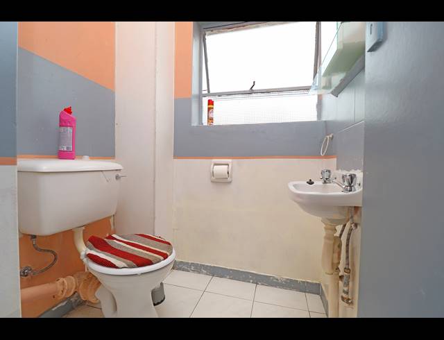 2 BEDROOM APARTMENT FOR SALE IN KEW